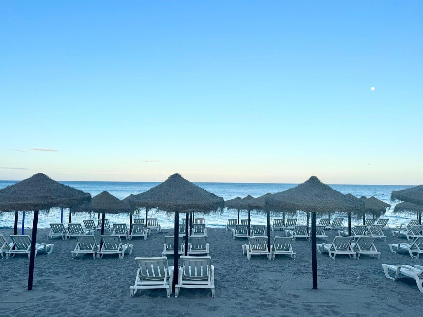 Costa Del Sol Seaside Studio - 5 Mins From Beach 丰希罗拉 外观 照片