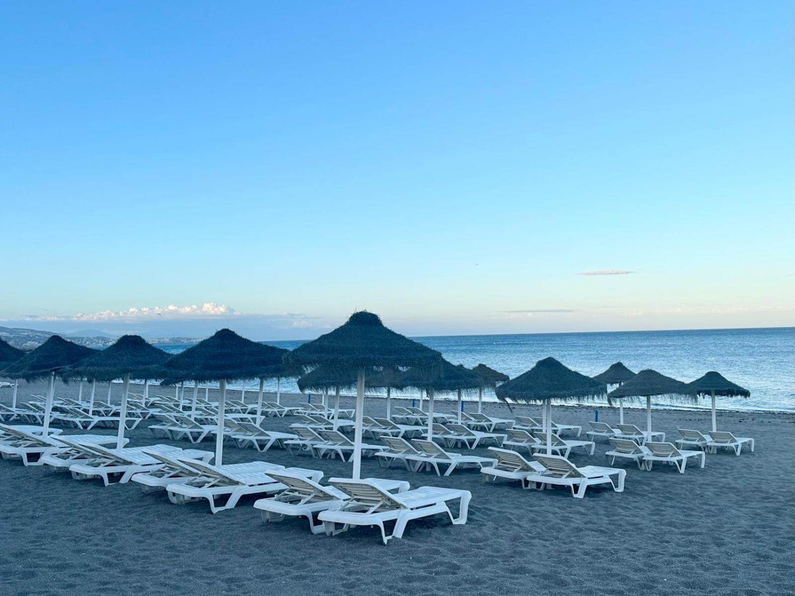 Costa Del Sol Seaside Studio - 5 Mins From Beach 丰希罗拉 外观 照片