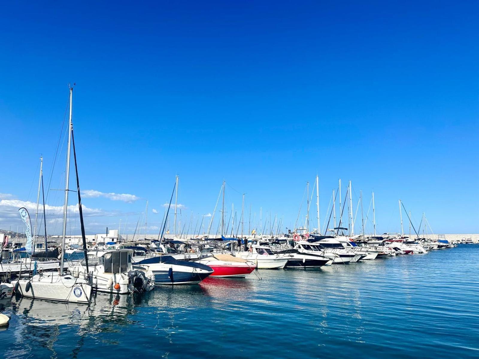 Costa Del Sol Seaside Studio - 5 Mins From Beach 丰希罗拉 外观 照片