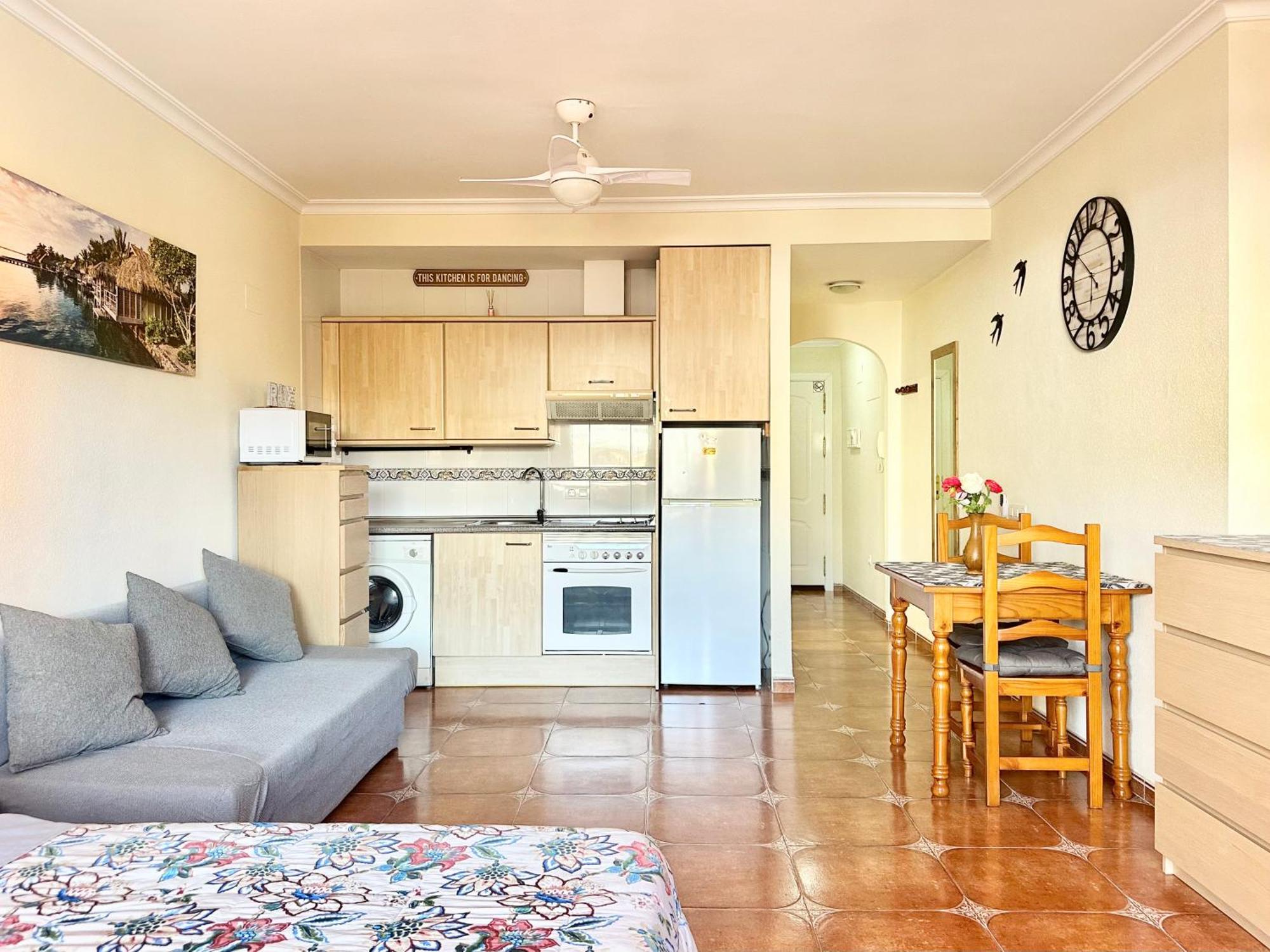 Costa Del Sol Seaside Studio - 5 Mins From Beach 丰希罗拉 外观 照片