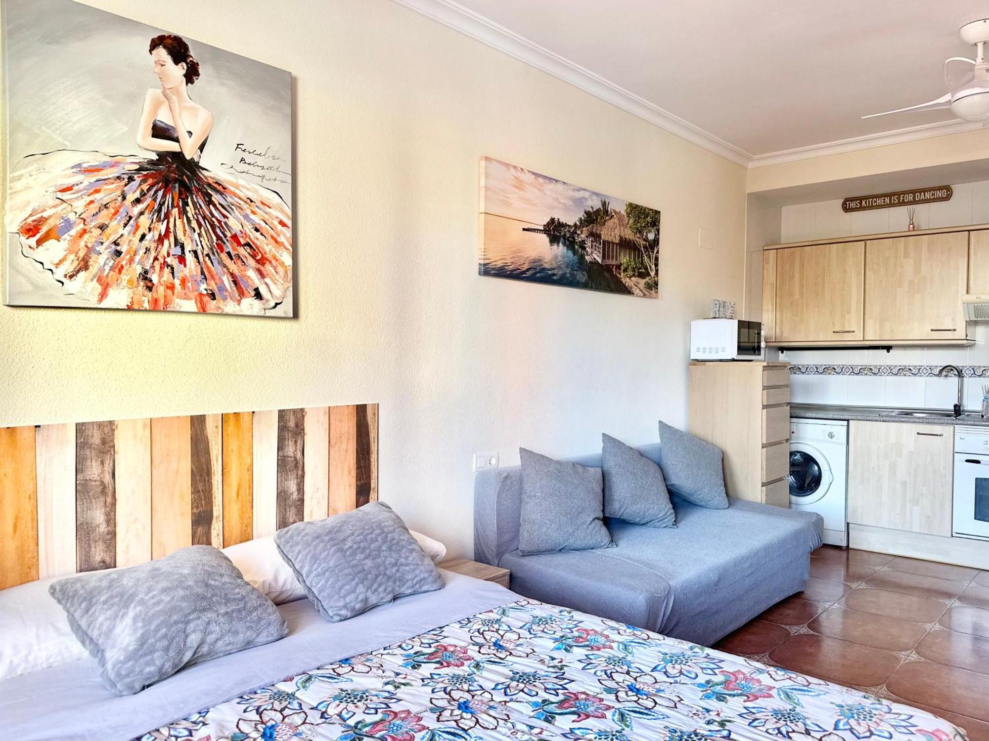 Costa Del Sol Seaside Studio - 5 Mins From Beach 丰希罗拉 外观 照片